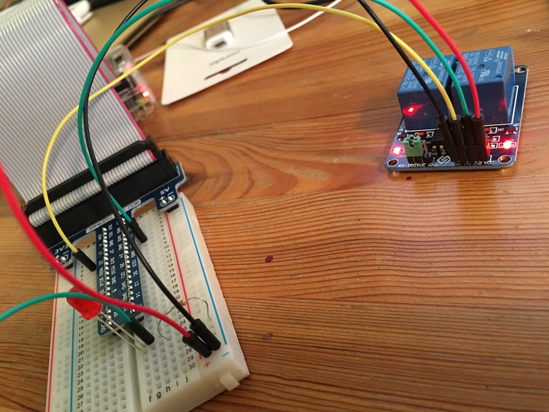Illustration from Wiring up a Relay (2)